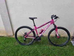 Vând Bicicleta Focus