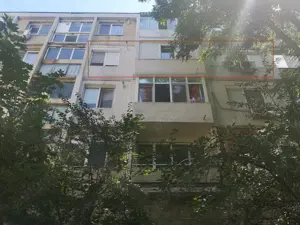 Apartament 2 camere etaj 3 4 Bld. Independentei colt cu str. Scolilor - imagine 2