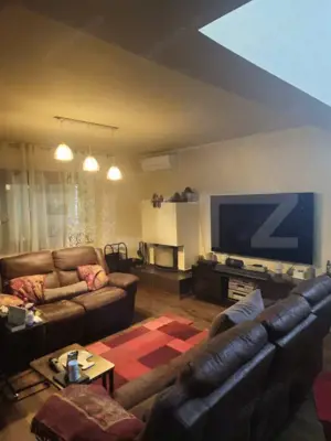 Vilă de vanzare, cu 6 camere, 230 mp, zona Samurcași - imagine 2