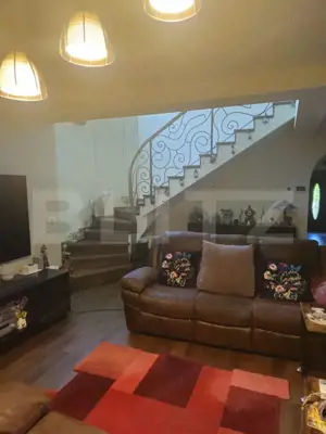 Vilă de vanzare, cu 6 camere, 230 mp, zona Samurcași - imagine 3