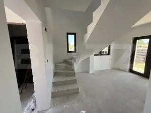 Casa semifinisata in Ploiesti, 2 locuri de parcare + curtea privata.  - imagine 4
