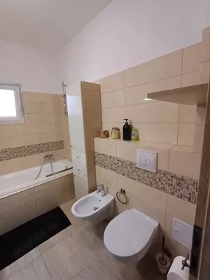 Închiriez apartament în Tractorul  - imagine 7