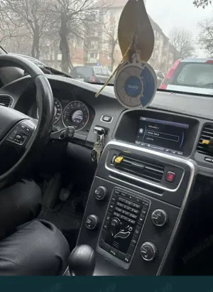 Volvo  an de fabricație 2012 - imagine 3