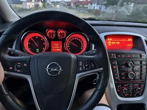 Vând Opel Astra J, stare ireprosabilă de funcționare, întreținută impecabil.  Fabricat 03.2010 Motor - imagine 3