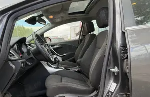 Vând Opel Astra J, stare ireprosabilă de funcționare, întreținută impecabil.  Fabricat 03.2010 Motor