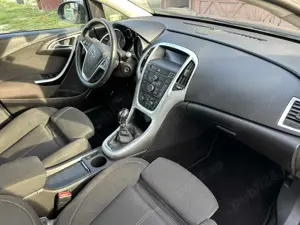 Vând Opel Astra J, stare ireprosabilă de funcționare, întreținută impecabil.  Fabricat 03.2010 Motor - imagine 5