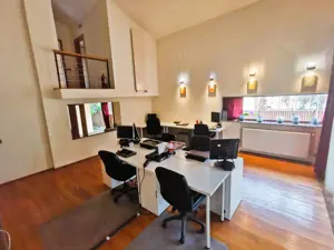 Aradului - Casa individuala 6 camere - Su:225mp - 4 locuri de parcare proprii