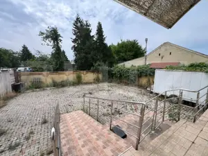 Casa de vanzare, cu 2 camere, zona cu vad comercial.  - imagine 13