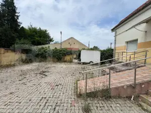 Casa de vanzare, cu 2 camere, zona cu vad comercial.  - imagine 14
