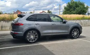 2017 Porsche Caenne S Platinium edition  - imagine 3