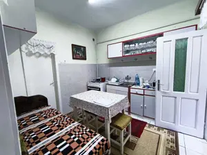 Casa pe un nivel renovata,curte individuala teren 780mp - imagine 9