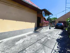 Casa pe un nivel renovata,curte individuala teren 780mp - imagine 3