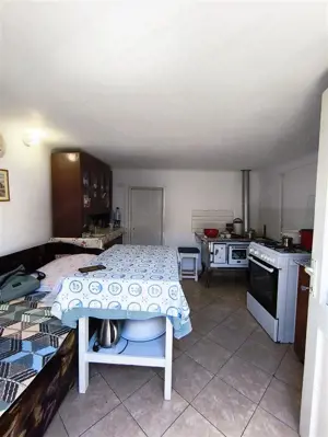 Casa pe un nivel renovata,curte individuala teren 780mp - imagine 12