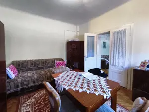 Casa pe un nivel renovata,curte individuala teren 780mp - imagine 8