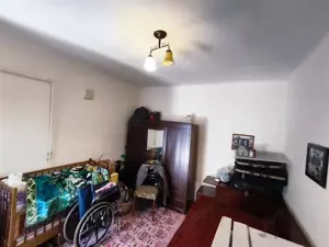 Casa pe un nivel renovata,curte individuala teren 780mp - imagine 16