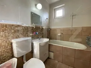 Apartament de vanzare, cu 2 camere, 45 mp, balcon, zona Centrala - imagine 8 Apartament de vanzare, cu 2 camere, 45 mp, balcon, zona Centrala - imagine 8