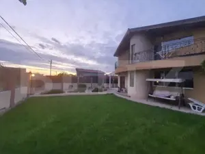 Acasă, în spatele parcului: casă inteligentă cu birou, terase și infrastructură  - imagine 3