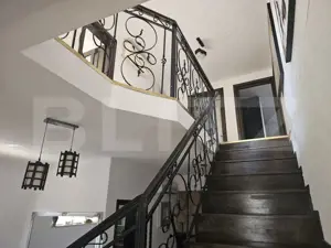 Acasă, în spatele parcului: casă inteligentă cu birou, terase și infrastructură  - imagine 12