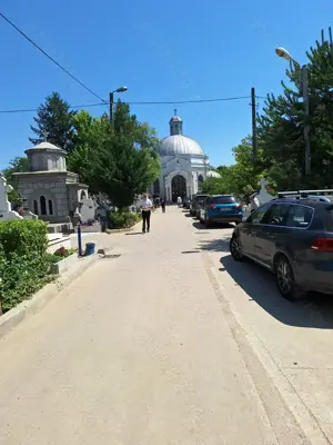 Loc de veci Cimitirul Sf Vineri cal. Grivitei 202 sect 1