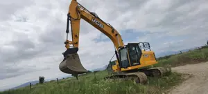 inchiriez excavator 25 t