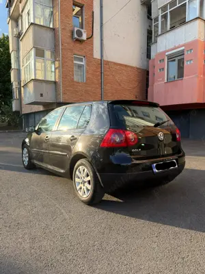 Vand GOLF 5 1.6 benzina MPI 102 CP