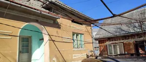 Casă cu teren de vânzare