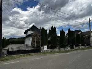 Casă Cordun, 1000 mp teren, toate utilitățile - COMISION 0%