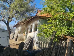 Casa si pamant agricol de vanzare