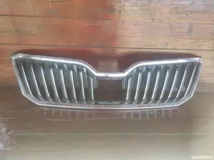 Grila centrala Skoda