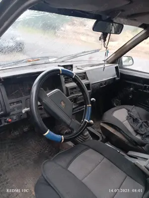 Nissan Navara 1 de pădure 