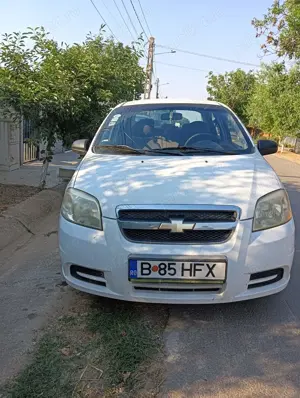 Vând chevrolet aveo 