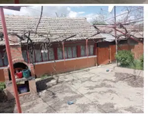 Vând casă comuna Livezile