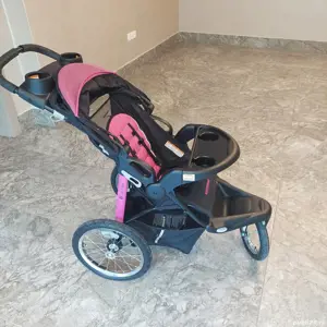 Vand Carucior scaun auto baza isofix stare foarte buna