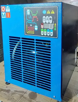 Uscator aer comprimat prin refrigerare pentru masini de frezat de tehnica dentara