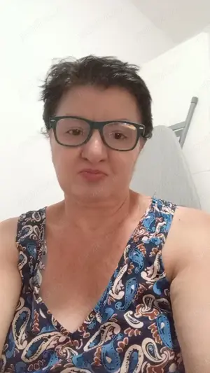 Menajera,Bona si servicii de curetenie