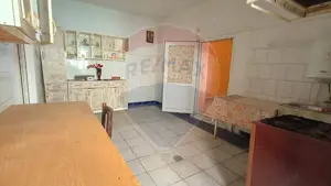 Casă cu 3 camere de vânzare în zona Piața Centrală - imagine 8