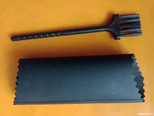 Tub curățător de usturoi