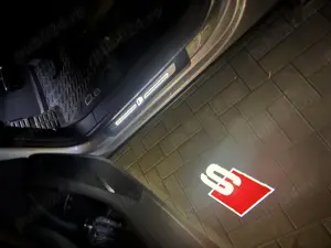 Vând Audi Q8 55tfsi 394 cp -plug in hybrid, 2024, pachet S - imagine 10 Vând Audi Q8 55tfsi 394 cp -plug in hybrid, 2024, pachet S - imagine 10