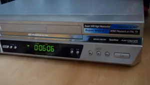 Video JVC hr-s5970 recorder,6 head S-VHS ET,Hi-Fi,telecomanda+cadou  - imagine 4