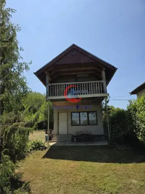 Cabana cu 2 dormitoare la Lacul Surduc – P+M, teren 445 mp, 2 terase, zon? verde superb?. - imagine 7