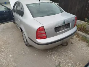 Bara spate argintie model cu senzori Skoda superb 1