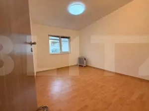  Apartament spațios cu 4 camere, 2 băi și cămară, zona Lipovei - imagine 2