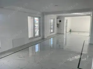 VAND spatiu comercial direct de la DEZVOLTATOR