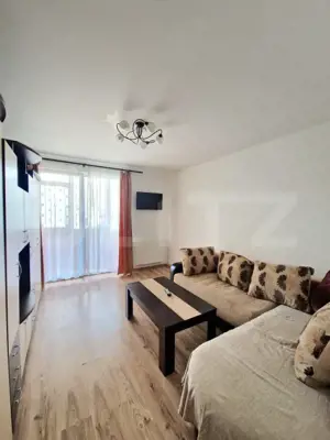 Apartament de vanzare, decomandat, mobilat si utilat, zona Porii