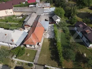 Casa de vacanta, de vanzare, cu 4 camere, 165 mp, zona Vulcana Pandele - imagine 2