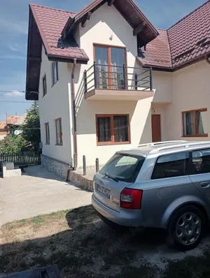 Vând casă -vila la Comarnic cu toate utilitățile necesare. - imagine 2