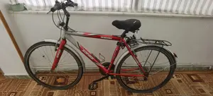 Vand doua biciclete ,una de dama si una barbateasca,