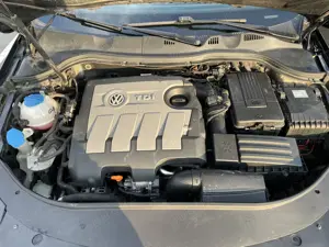  Vând Volkswagen Passat   - imagine 8