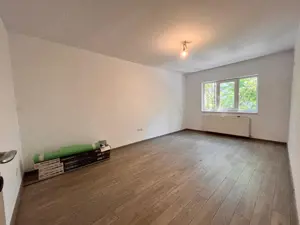 APARTAMENT CU 2 CAMERE PARTIAL MOBILAT IN ZONA TORONTAL LA 350 EURO - imagine 4