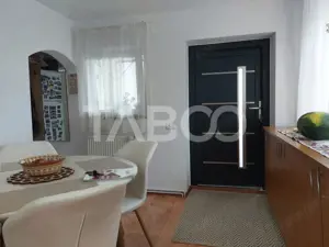 Casa 109 mp 4 camere pivnita terasa loc parcare curte comuna Cisnadie - imagine 9